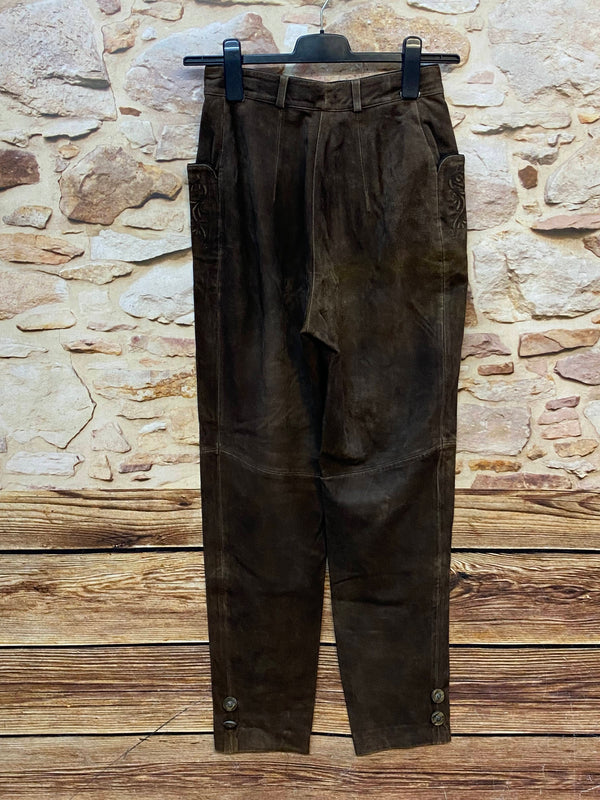 „Dunkelbraune Lederhose Damen lang aus 100 Prozent Leder mit Futter und klassischer Lederpatina“