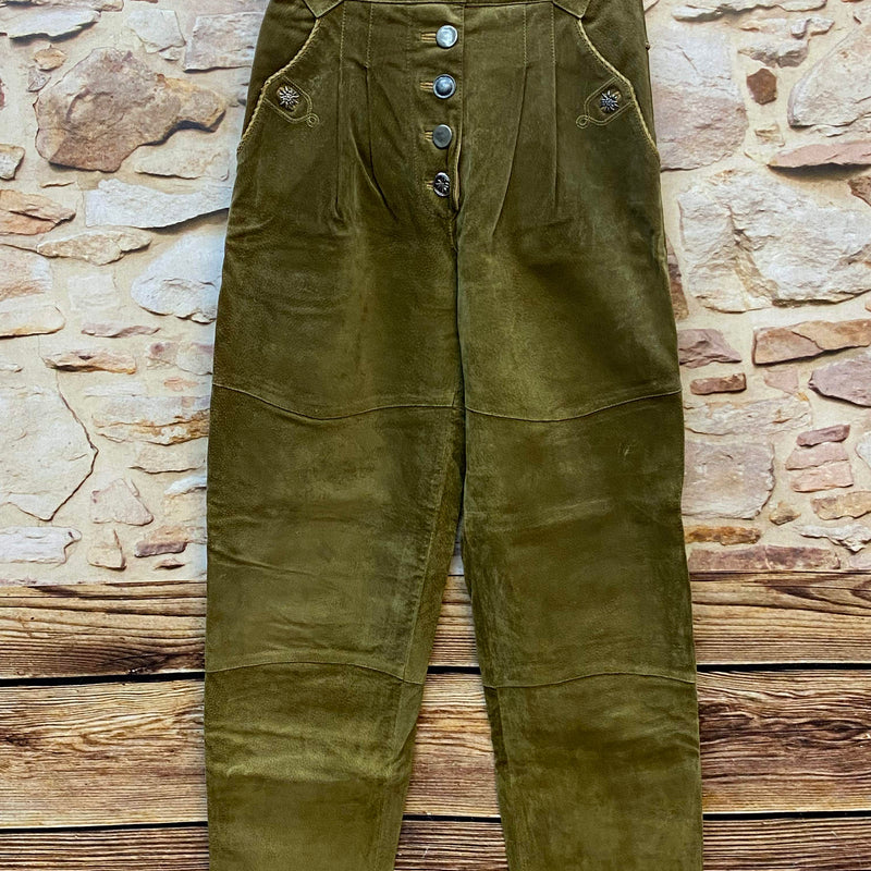 „Lange olivgrüne Damen Lederhose Gr. 36 aus 100 Prozent echtem Leder mit dekorativen Metallknöpfen“