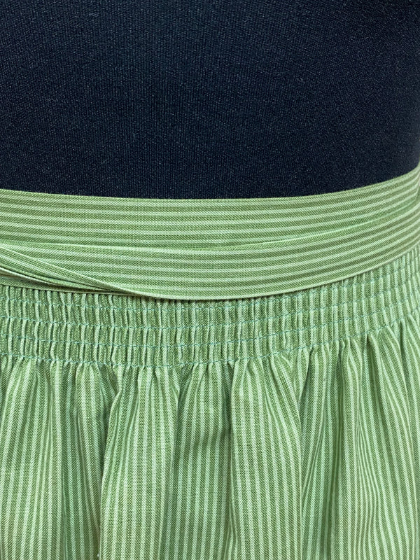 Vintage Dirndl-Schürze für Trachtenkleid in grün gemustert 76 cm