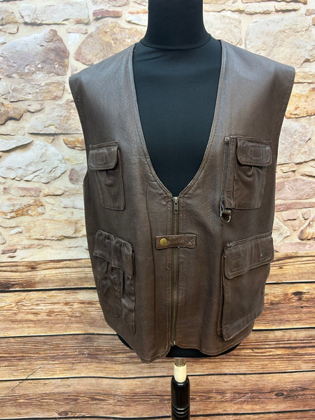 Braune XXL Lederweste mit vielen Cargo-Taschen, Frontzip, D-Ring, Vintage 90er, echte Patina, gut erhalten