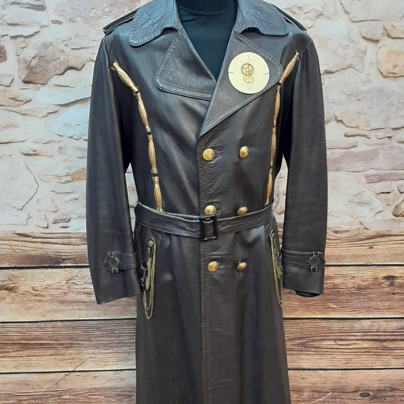 Handveredelter Steampunk Ledermantel in braun, Unikat, Gr.52