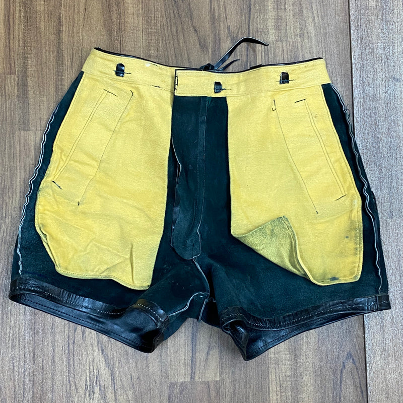Kurze schwarze Lederhose – Vintage | Bundweite 75 cm | Glattleder | Made in Germany