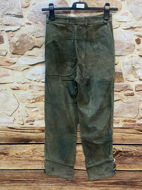 „Meindl Trachtenlederhose Damen lang in Grün für Landhausmode und Trachtenoutfits“