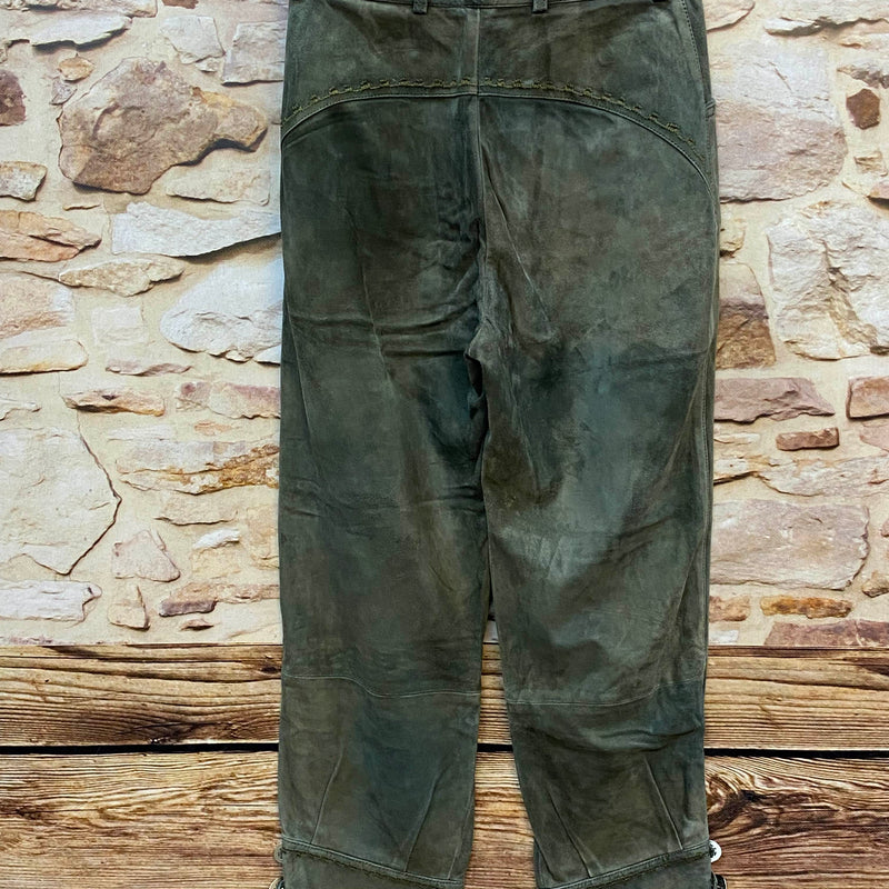 „Meindl Trachtenlederhose Damen lang in Grün für Landhausmode und Trachtenoutfits“