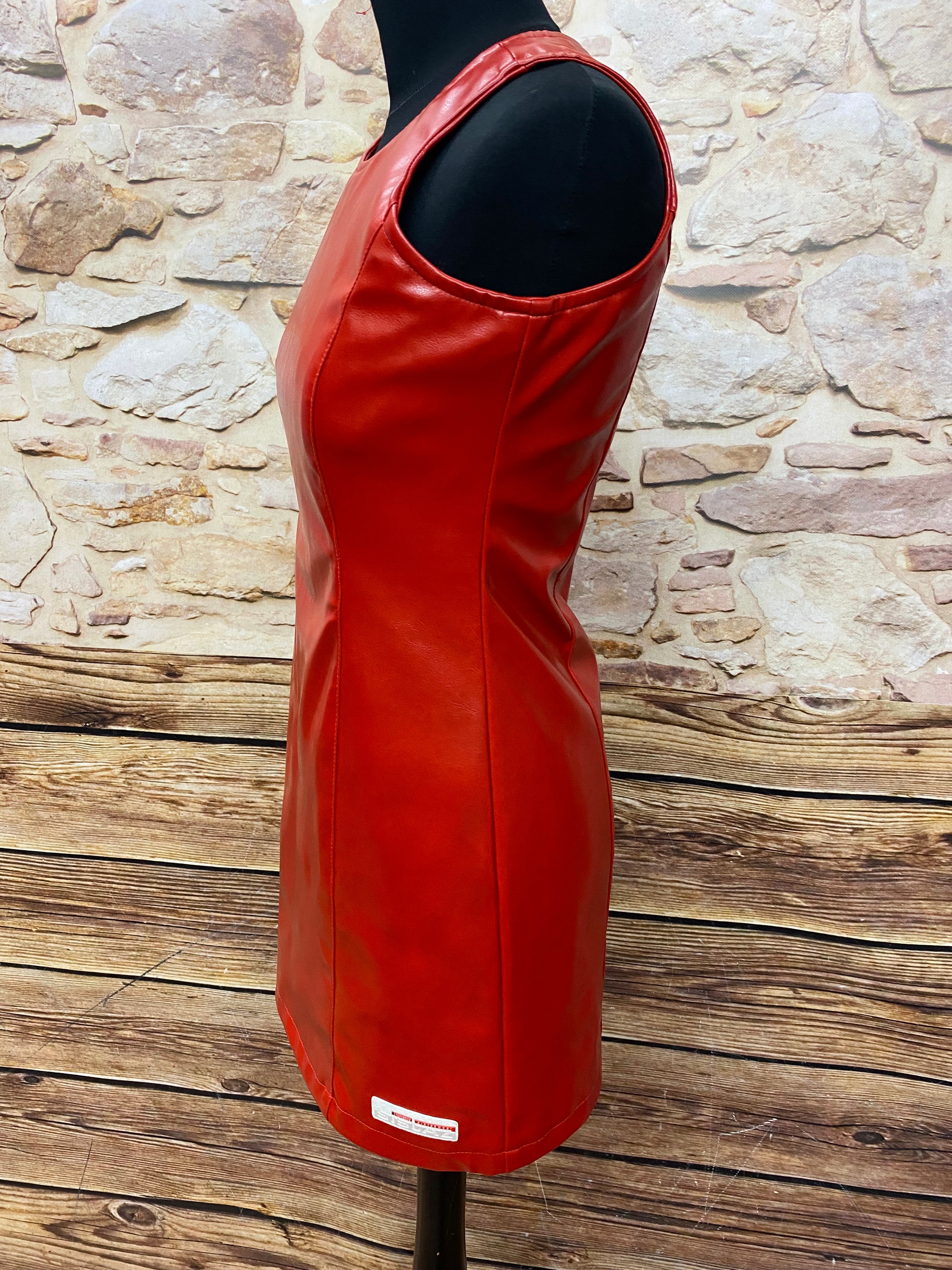 Vintage Kleid Damenkleid von Homeboy sistaz wear, enges Minikleid Gr.M in rot