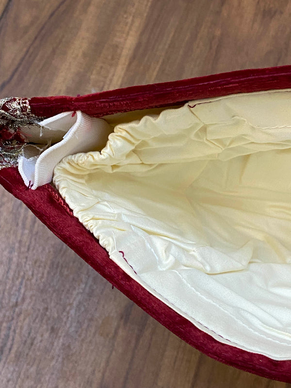 Handgefertigte Bischofsmitra Bordeaux – Theaterqualität – Unikat