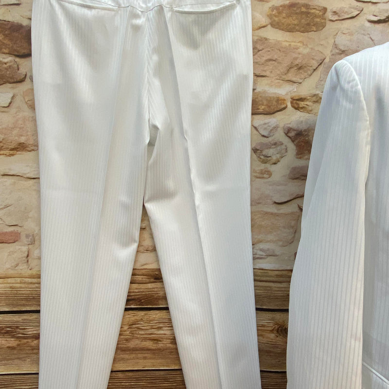 Herrenanzug weiß – eleganter Vintage Nadelstreifenanzug