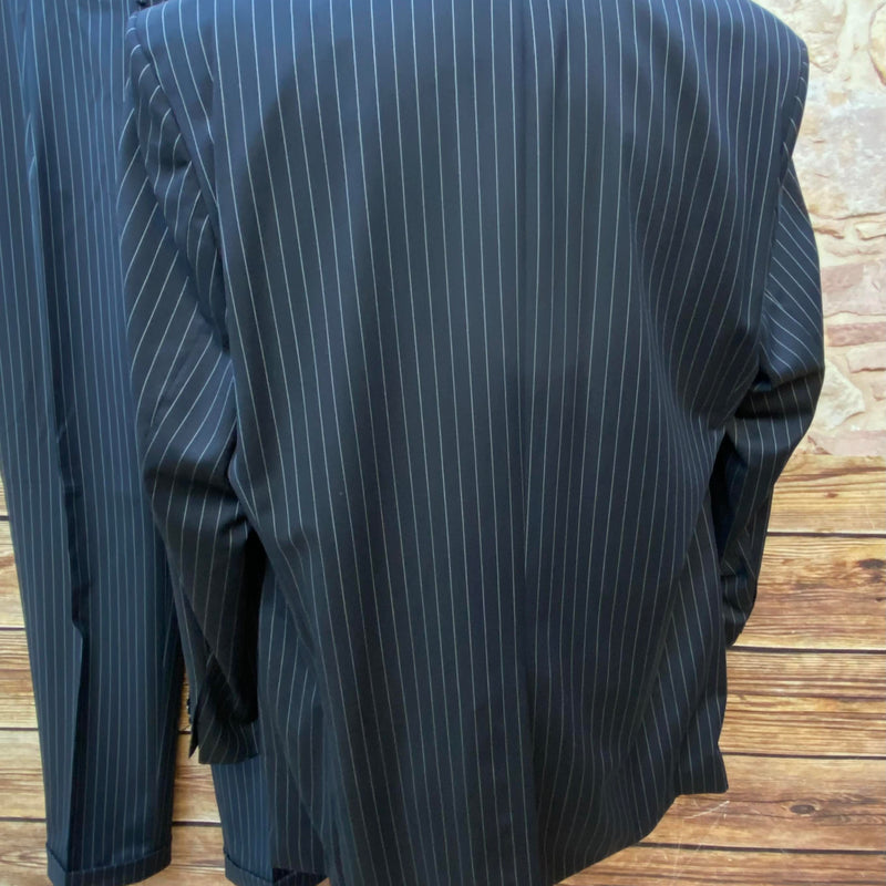 Nadelstreifen Anzug Gr. 110