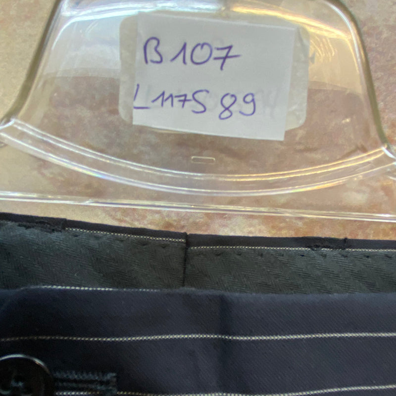 Nadelstreifen Anzug Gr. 110