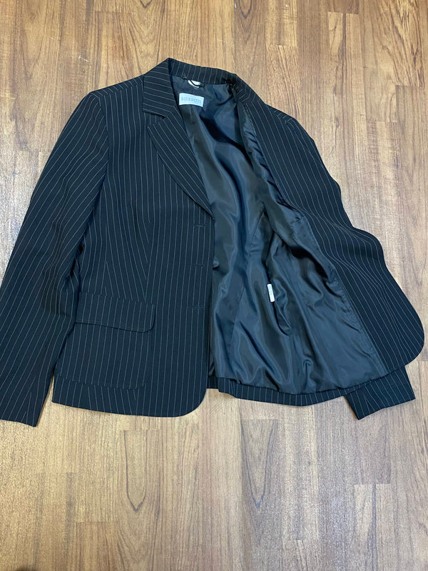 Eleganter Damenanzug schwarz gestreift mit klassischem Blazer