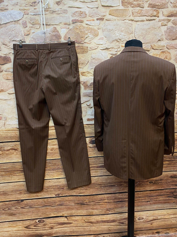 Brauner Benvenuto Nadelstreifenanzug Herren Gr. 50 mit Sakko und Hose, Rückansicht