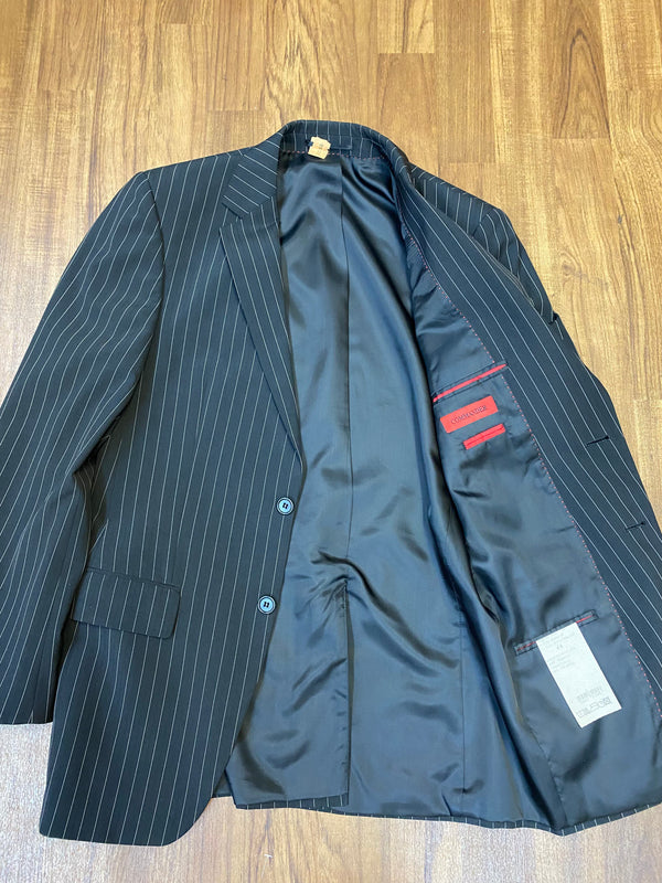 Herren Nadelstreifenanzug Größe 44 in Schwarz Anthrazit im 20er Jahre Al Capone Stil mit Sakko und Hose, Ansicht 3