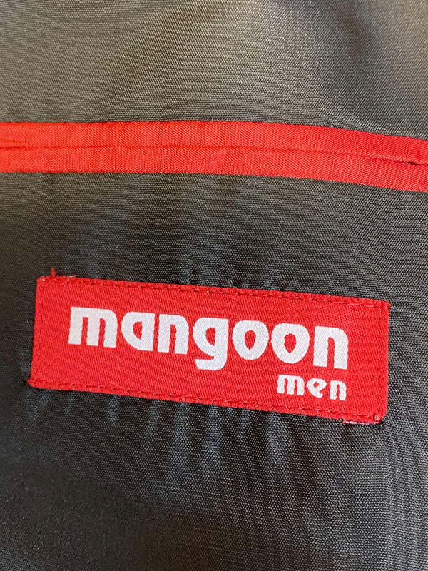 Nadelstreifenanzug von Mangoon Men in Größe 46, schwarz mit feinen hellen Streifen, bestehend aus Sakko und Hose, Ansicht 4