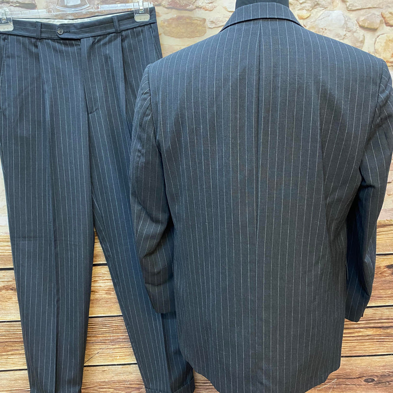 Vintage Nadelstreifen-Anzug – Gr. 48