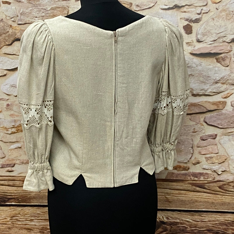 Entdecke Eleganz im Vintage-Stil: Trachtenoberteil aus Wildleder – Größe 42