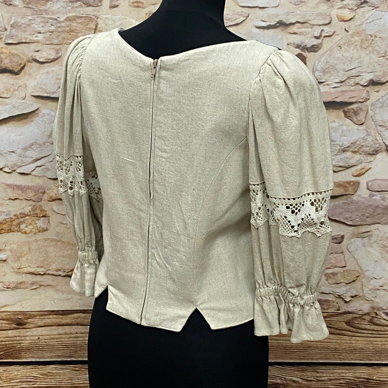 Entdecke Eleganz im Vintage-Stil: Trachtenoberteil aus Wildleder – Größe 42
