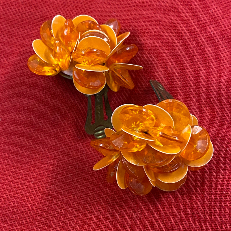 60er Jahre Ohrclips im Blumen-Design orange Vintage