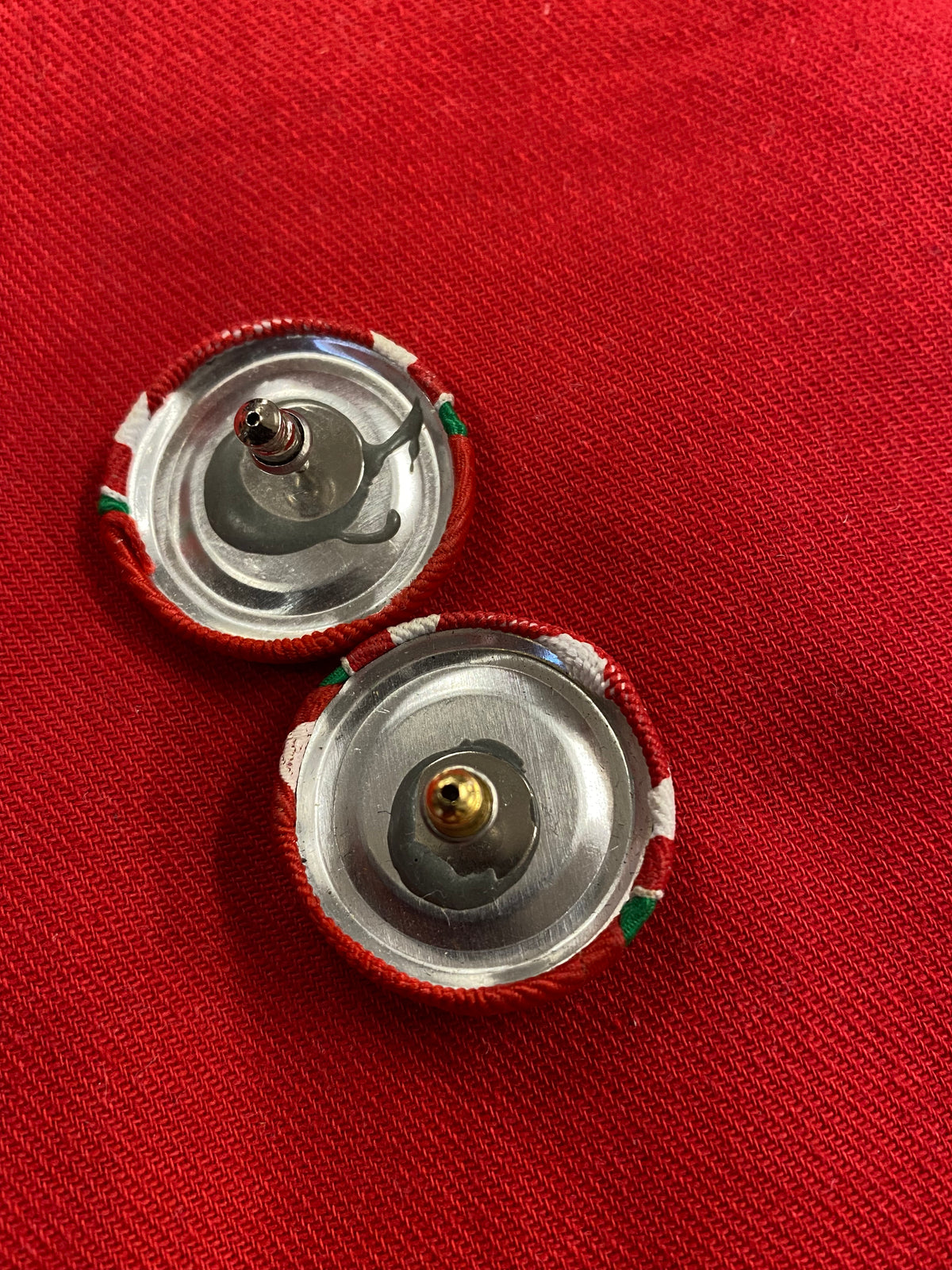 Vintage Ohrstecker aus den 60/70er Jahren in Grün/Rot/Weiß Design Rund