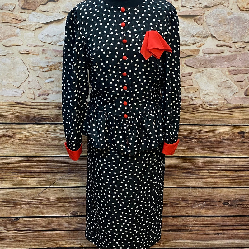 60er Jahre Vintage-Kostüm mit Polka-Dot-Muster Gr.38, Vintage-Kostüm von Fink Modell in Größe 38. Mit klassischem Polka-Dot-Muster und eleganten roten Details.