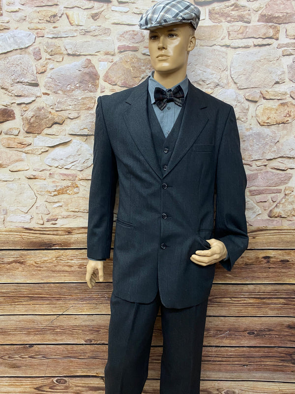 „Outfit 6-teilig, kompletter 20er-Jahre Look mit 2-Reiher, Weste, Hose, Hemd, Fliege und Mütze – Vorderansicht