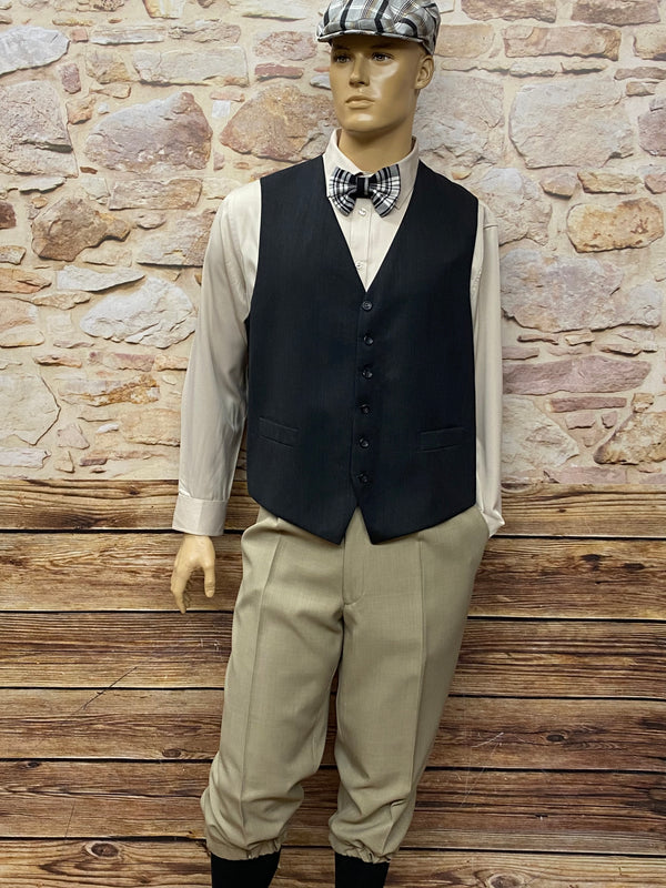 Herren Kostüm 20er Jahre Stil mit Knickerbocker, Sakko, Weste, Hemd, Fliege, Schiebermütze,  in beige Größe 56