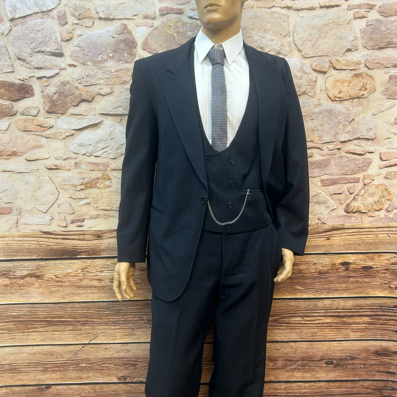 „Peaky Blinders Herren-Komplett-Outfit aus Schurwolle mit Weste, Hemd, Schiebermütze und Taschenuhr – Vintage Stil Größe 50/52“