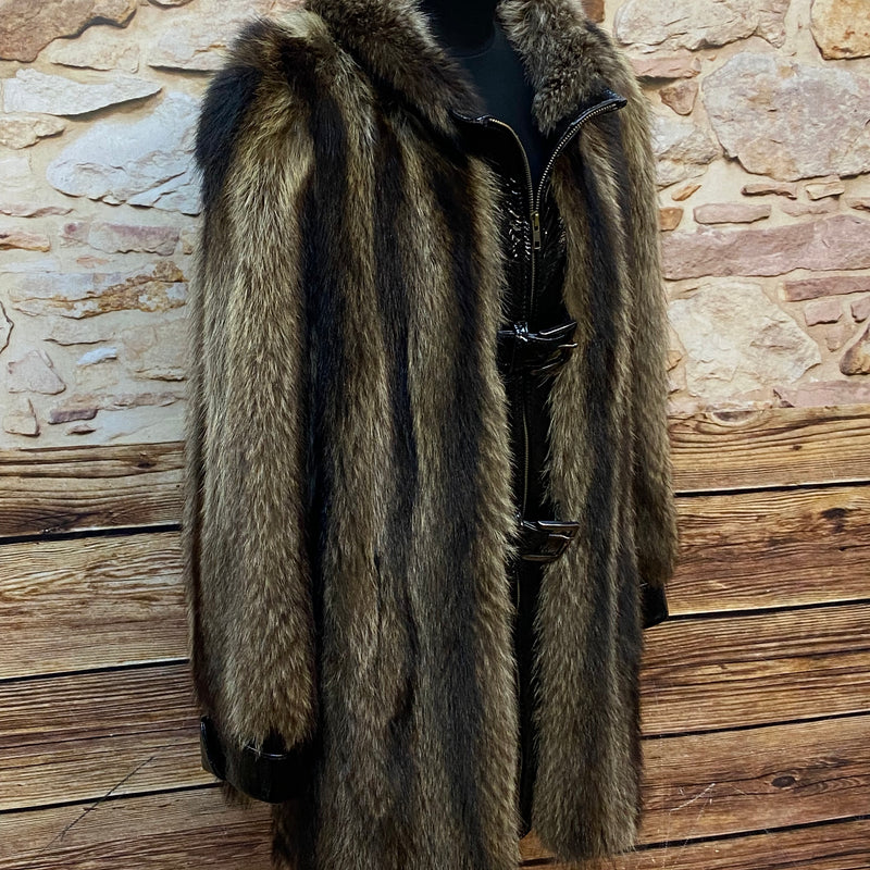 Upcycelte Pelzjacke Waschbärfell mit Lederdetails – Ein Unikat Gr.L
