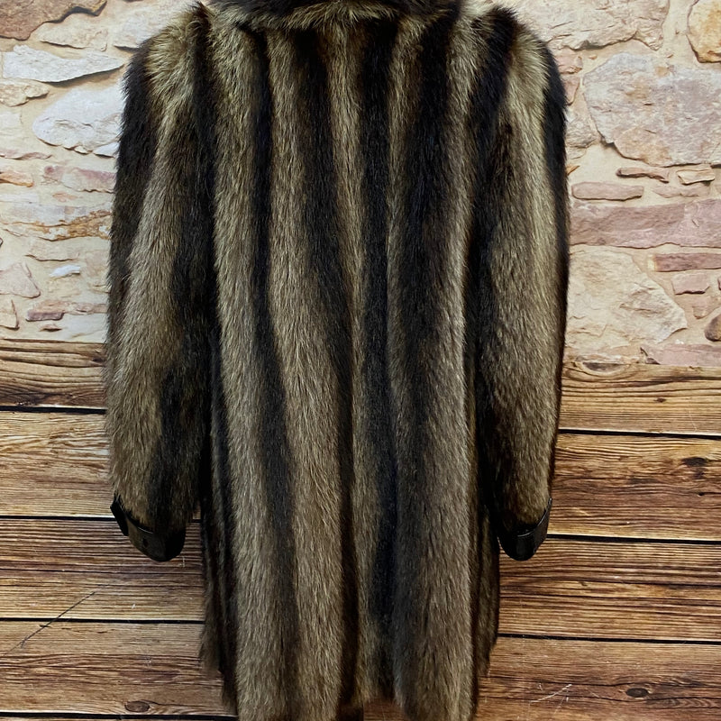 Upcycelte Pelzjacke Waschbärfell mit Lederdetails – Ein Unikat Gr.L