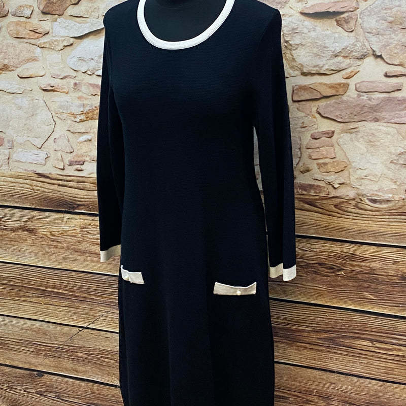Elegantes Strickkleid in Dunkelblau, Maritim-Look, Größe M