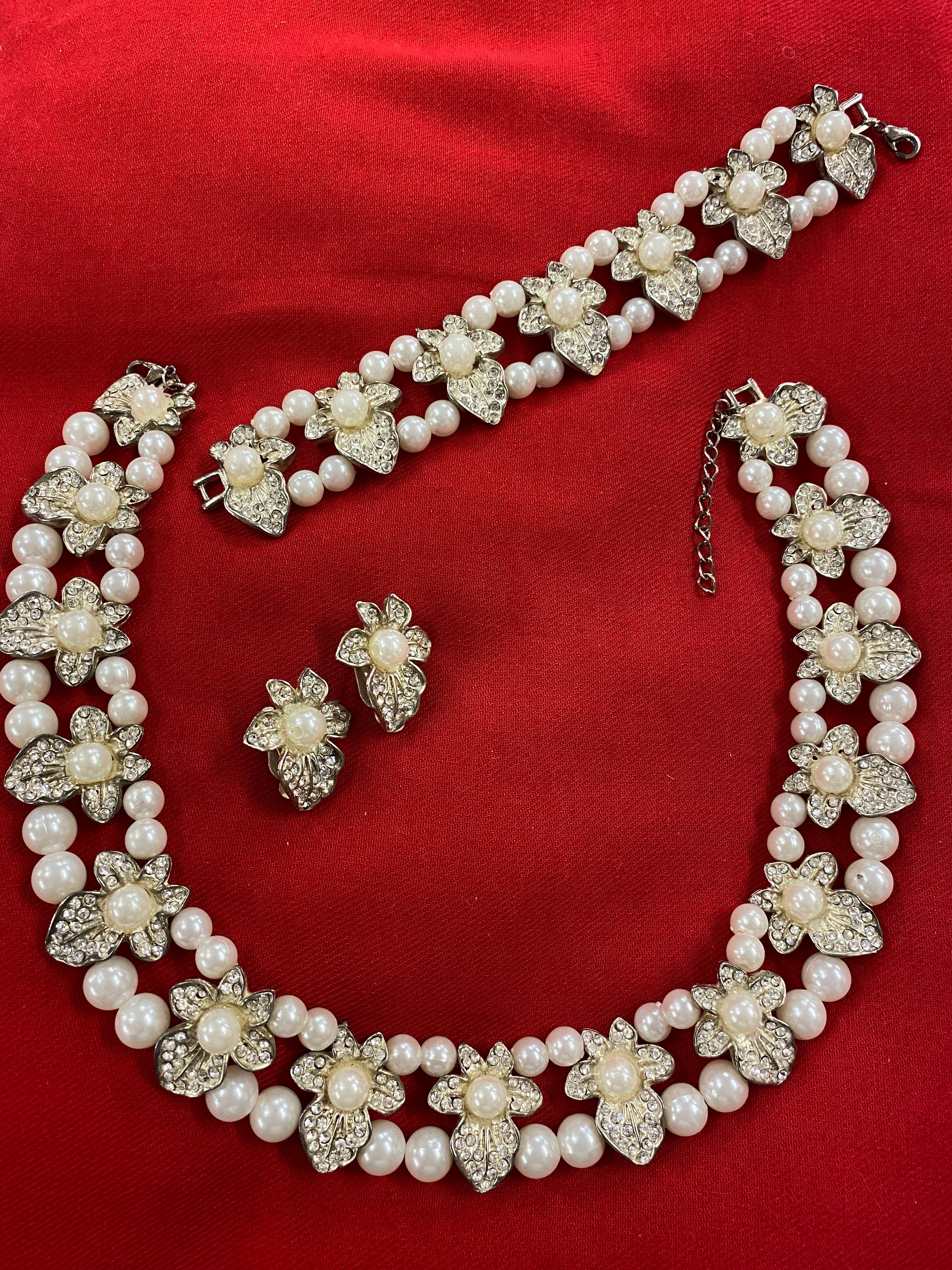 Schmuckset, Vintage, Perlen Armband Ohrringe Halskette Collier Set in Box