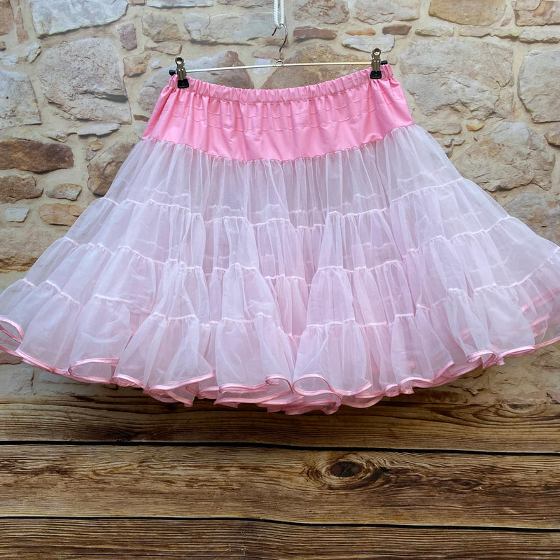 „Pinker Vintage-Petticoat von Malco Modes, weit ausgestellter Tüllunterrock mit elastischem Bund“