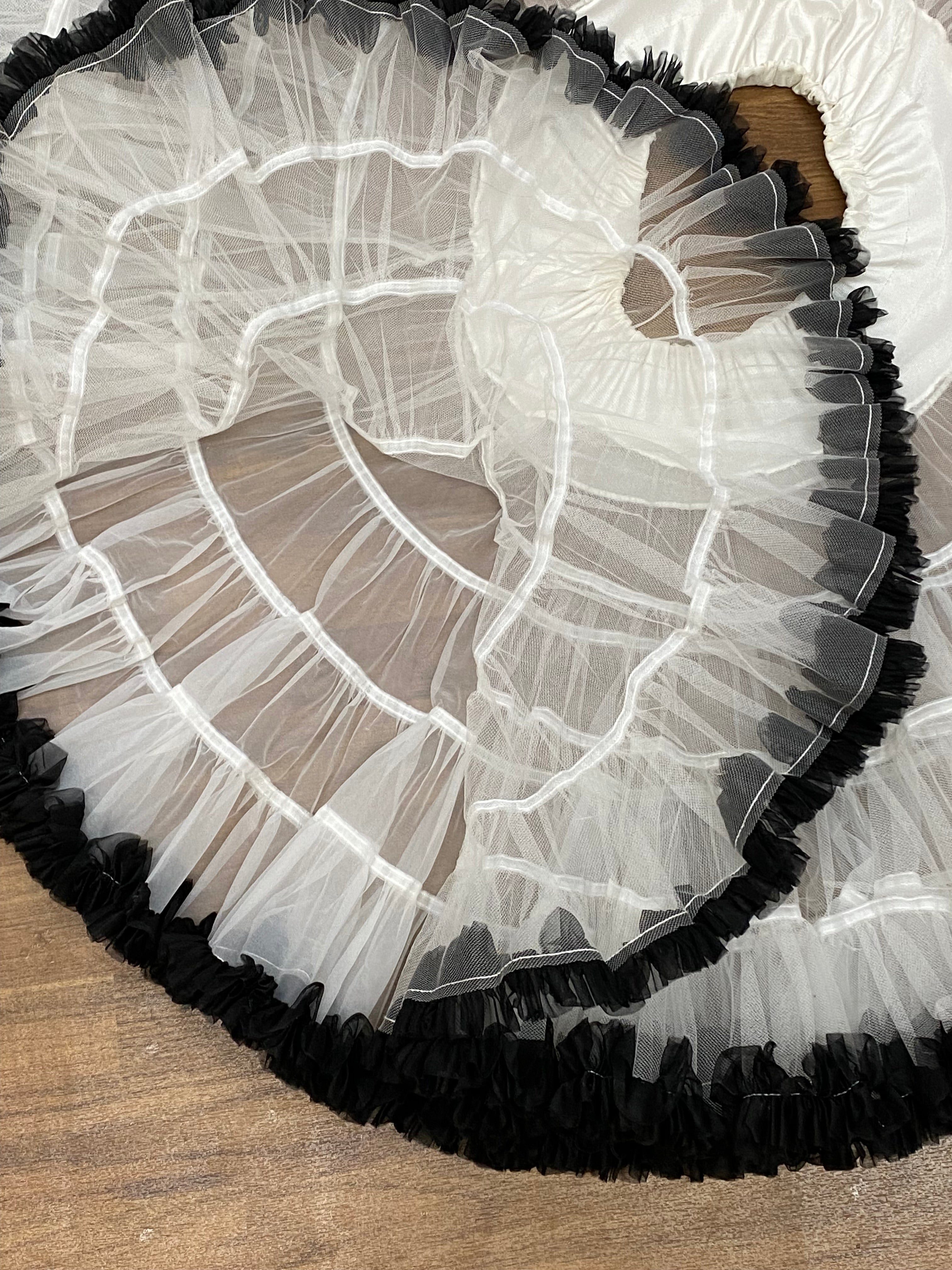 Petticoat Black and White Gr.S-Gr.M