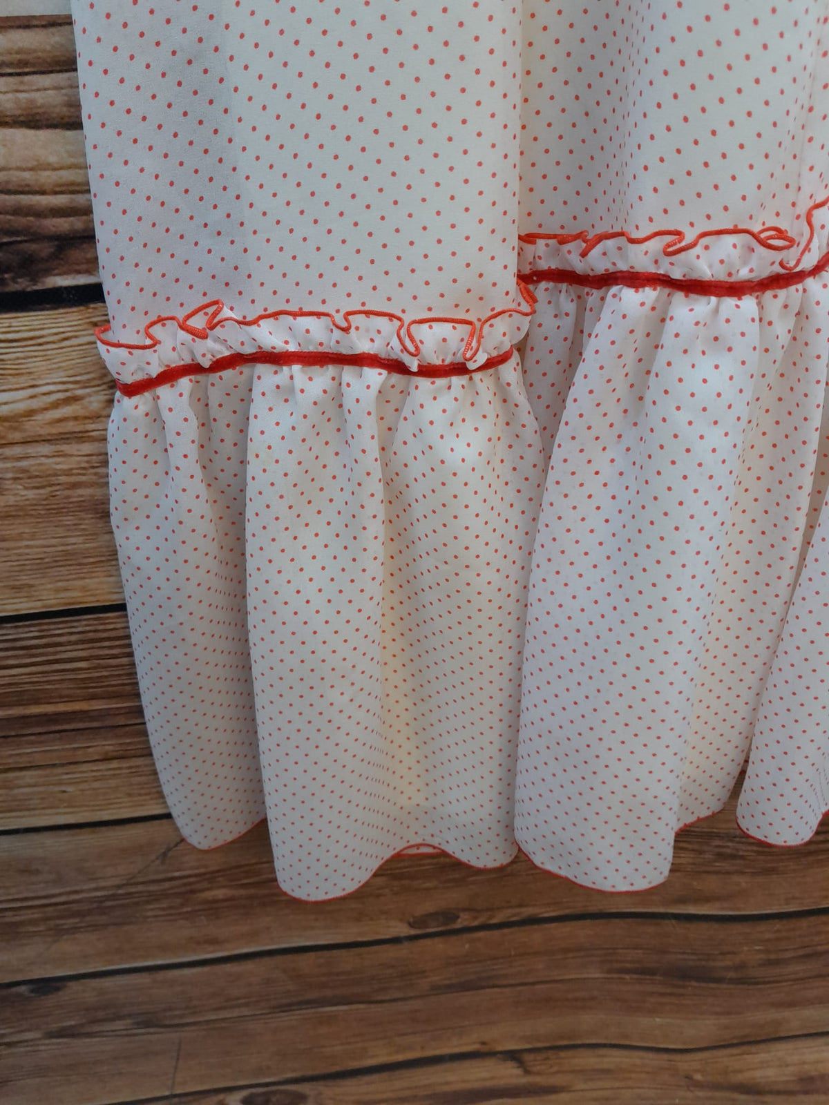 Robe vintage à pois et volants, blanc/rouge taille 38 