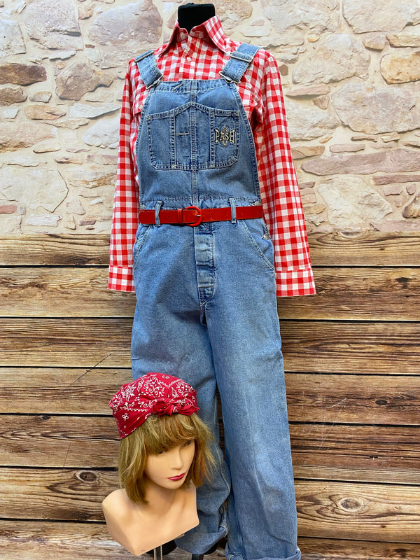 Outfit mit Latzhose Rockabilly Mode Second Hand