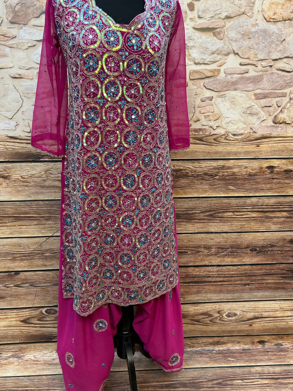 Elegantes Rosa Salwar Kameez – Festliche Pracht in Größe L