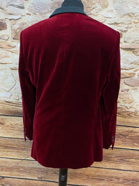 Bordeaux-Samtsakko mit schwarzem Schalkragen – Gr. 50