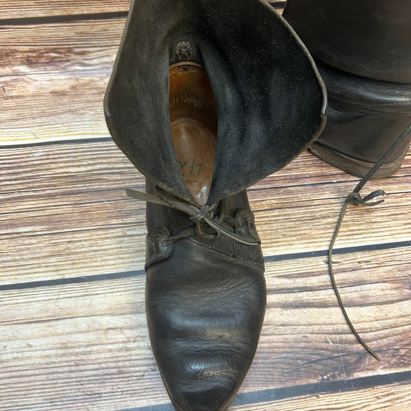 „Hoher Schaft und historische Schnürung – Schnabelschuhe für LARP und Theater“