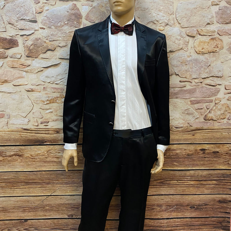 Schwarzer Herren Smoking Gr. 52 mit weißem Smokinghemd und schwarzer Hose