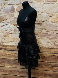 Robe de cocktail courte noire à volant et sequins taille 38 