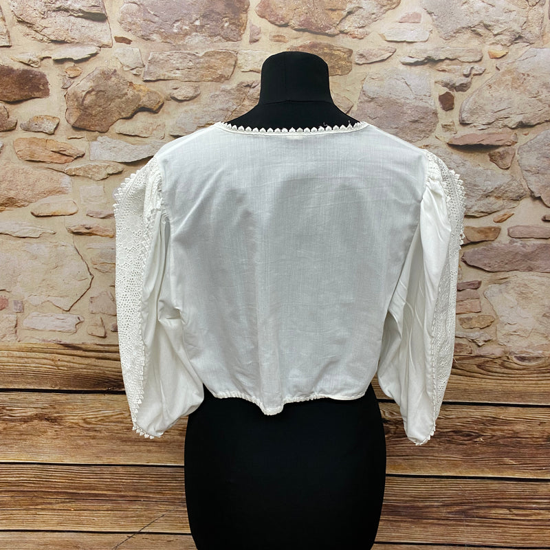 Second Hand Dirndlbluse aus den 70er/80er Jahren Gr.46