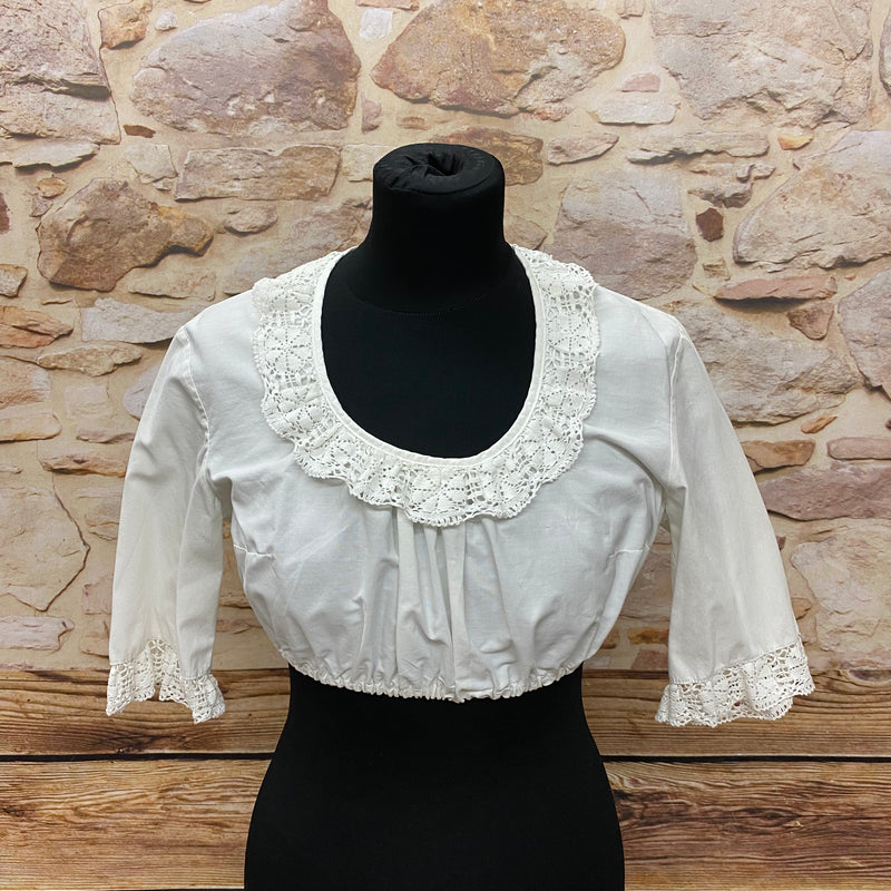 Wieße Dirndlbluse Gr.40, Vintage Rundhalsausschnitt