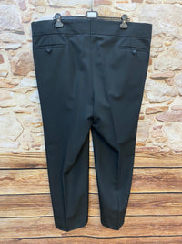 Pantalon de smoking ceinture 118 cm, taille 62 