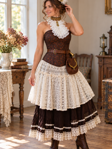 Steampunk Damen Outfit in Braun und Creme mit brauner Corsage, Spitzenrock, Lederaccessoires und kleinem Mini-Zylinder.