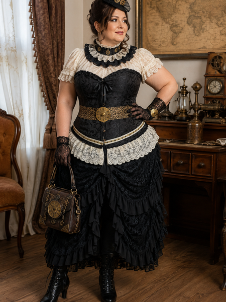 KI-generiertes Bild eines etwas fülligeren Models in einem schwarzen Steampunk Damen Outfit mit Corsage, Spitzenbluse, Halskrause, Rüschenrock, goldfarbenem Gürtel, Minizylinder, Handschuhen, Steampunk Handtasche und halbhohen schwarzen Schnürstiefeln in viktorianischer Umgebung.