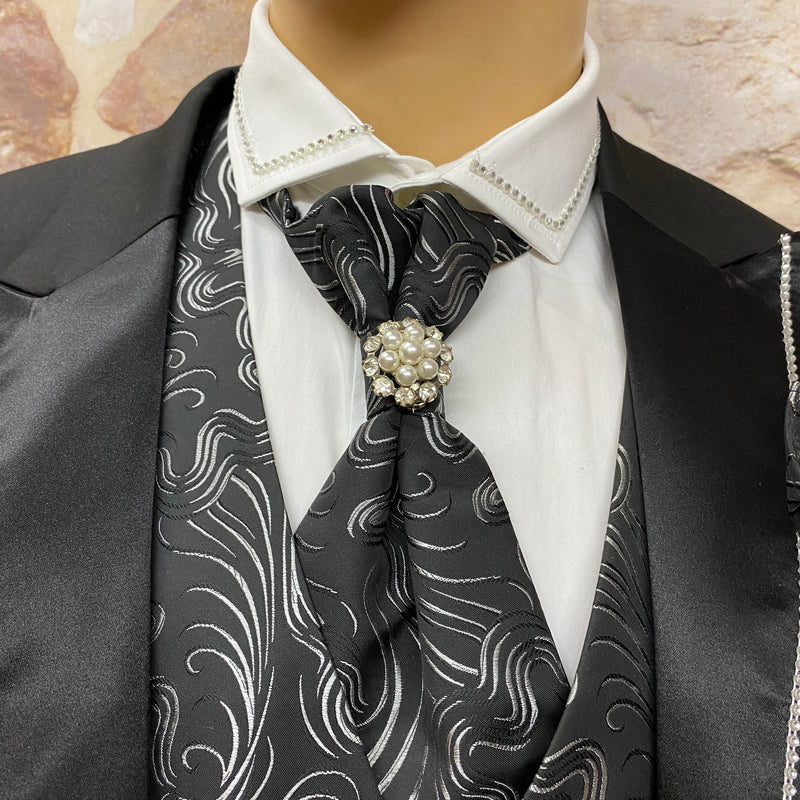 „Detailansicht Steampunk Herrenfrack mit Weste, Plastron und hochwertigen Stoffen“