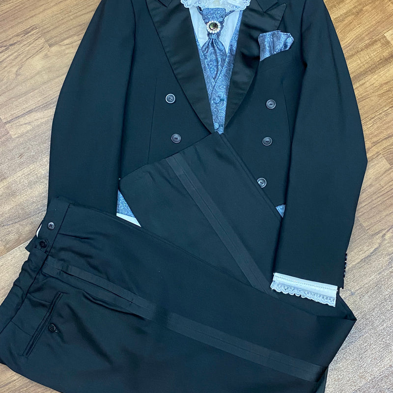 Steampunk Herren Outfit Größe 94 mit schwarzem Frack, Frackhose, hellblauer Weste, Rüschenhemd, Plastron und Einstecktuch