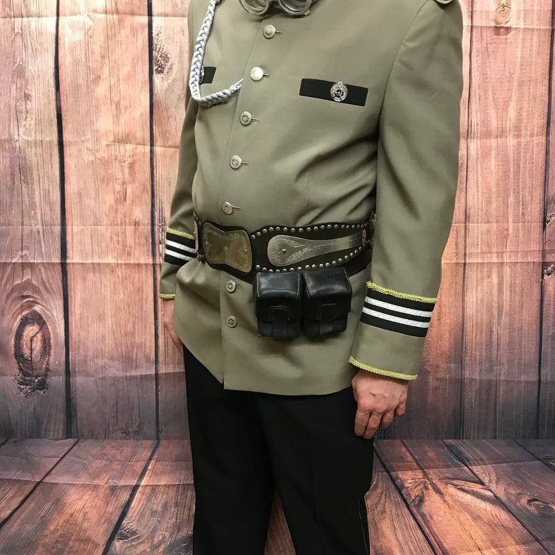 „Steampunk Unikat Herren Kostüm mit historischer Uniformjacke und Lederaccessoires, Seitenansicht