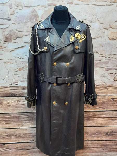 Steampunk-Ledermantel Herren Gr. 28 mit Messing-Zahnrädern und Kettenapplikationen