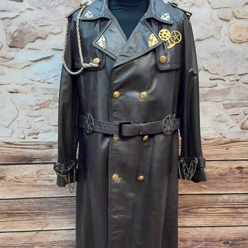 Steampunk-Ledermantel Herren Gr. 28 mit Messing-Zahnrädern und Kettenapplikationen