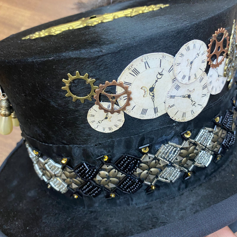 Steampunk-Brautkleid in Ivory/Schwarz – Gr. 36 (ohne Schirm & Cape)